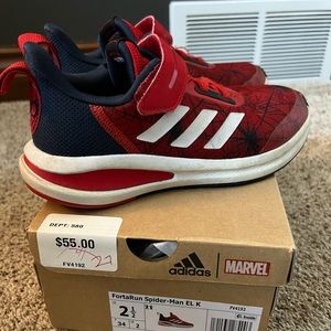 Boys youth size 2.5 Marvel Spider-Man Adidas tennis shoes.